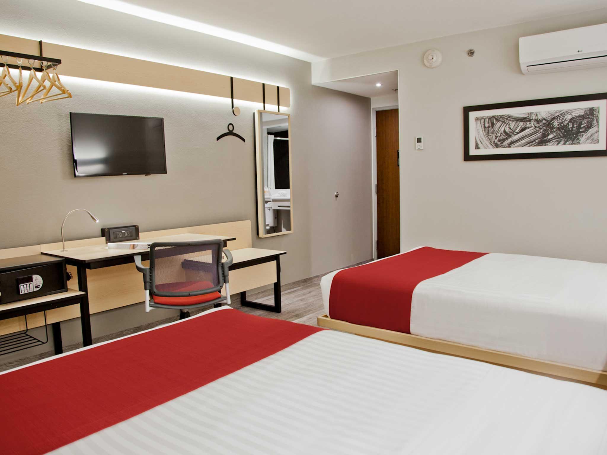 City Express By Marriott Леон Экстерьер фото